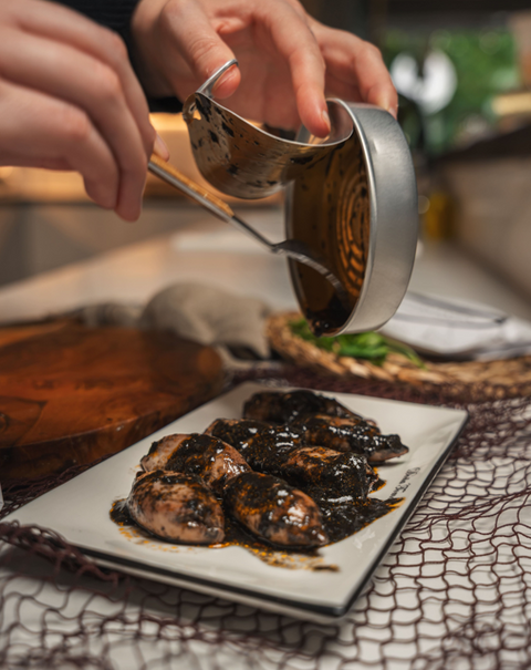 Chipirones rellenos en su tinta 110g