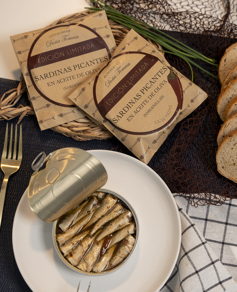 Sardinas Picantes en Aceite de Oliva (13-16 piezas)