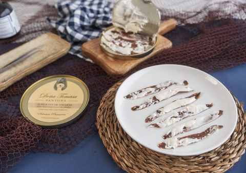 Anchoas de Costera con mantequilla ahumada (12 filetes grandes) 80g