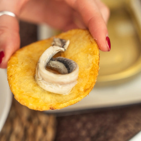 Tosta con boquerón de costera en vinagre